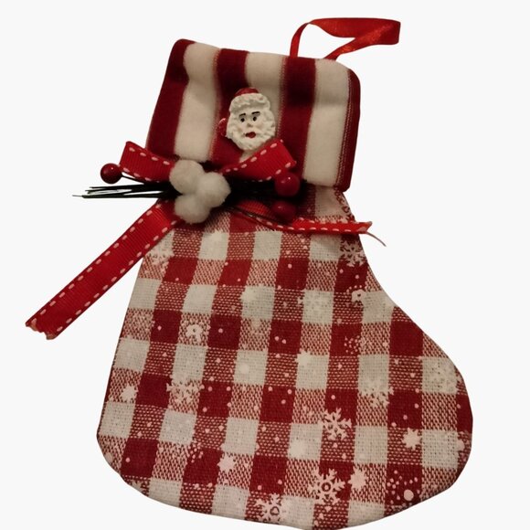 Red White Christmas Stocking Gift Card Holder Ornament Vintage Santa Lapel Pin - Picture 2 of 7